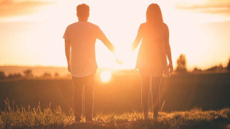 5 Key Habits to Maintain a Healthy and Motivated Relationship